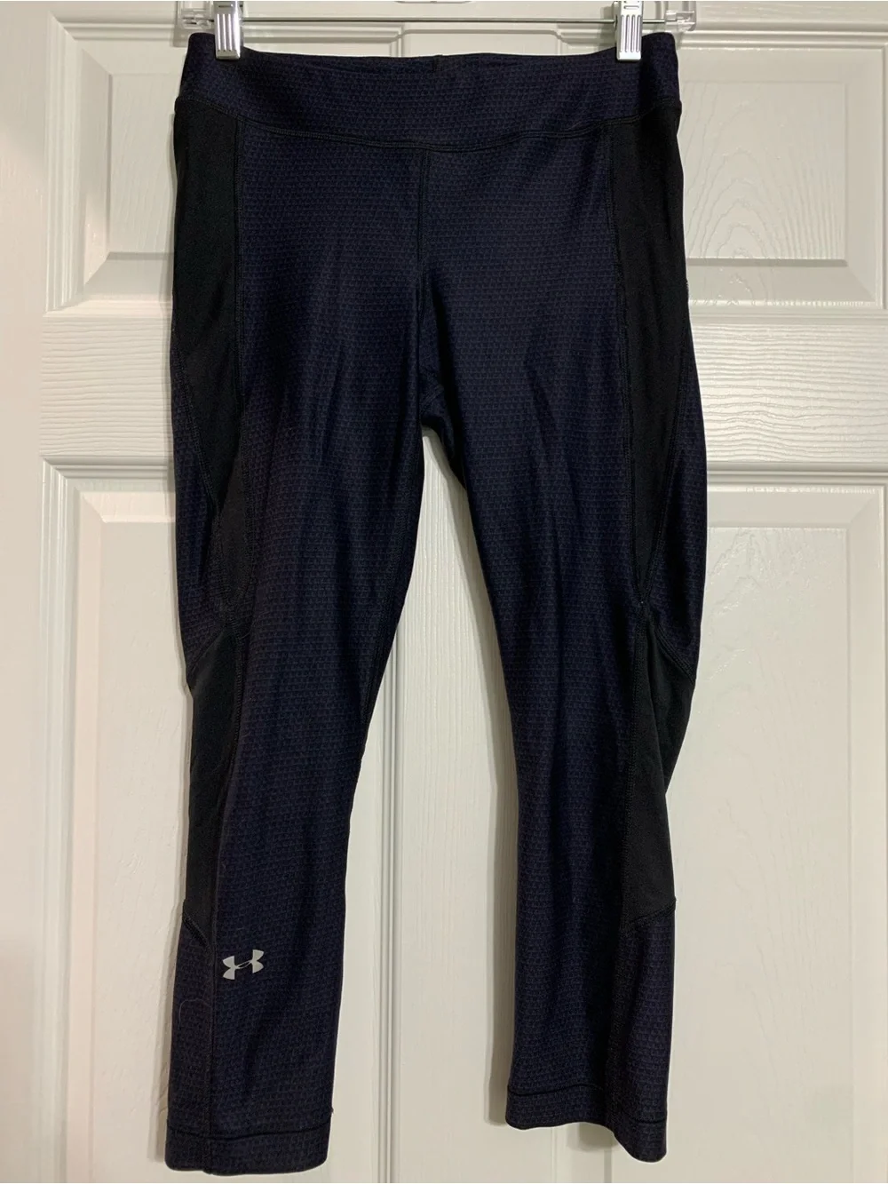 Under Armour Women's Navy and Black Capri Leggings
